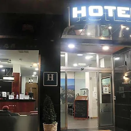 44 Hotel 3*