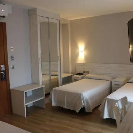 44 Szálloda 3*